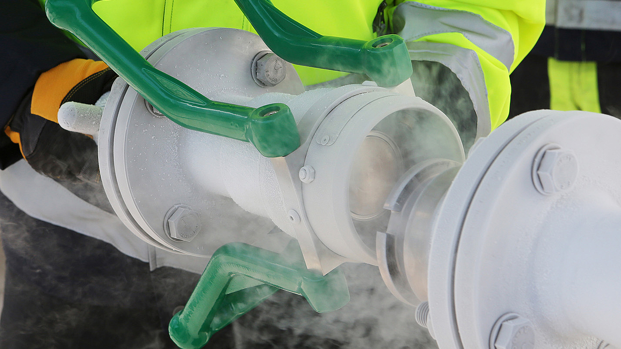 Dry Cryogenic Couplings DCC