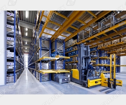 ELAFLEX Hamburg, large new narrow aisle stock 2018 for hoses