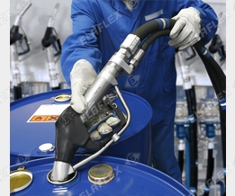 Solvent filling with integrated vapour recovery in the nozzle