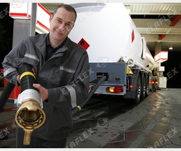 Fuel delivery at the petrol station