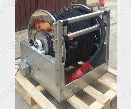 Road tanker hose reel, made by Elaflex Italia