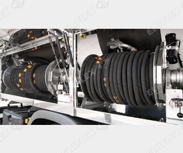 L.P. Gas road tanker: long hose reel, LPG 32 and LPG 25 hose assemblies