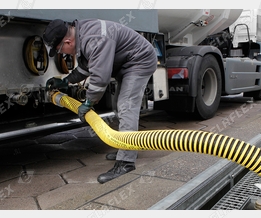 Unloading petroleum products at the service station (road tanker to UST)